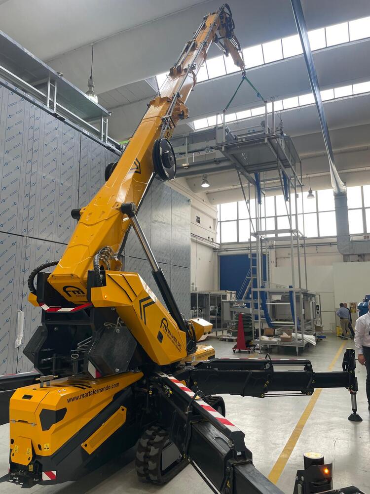 noleggio gru elettriche compatte