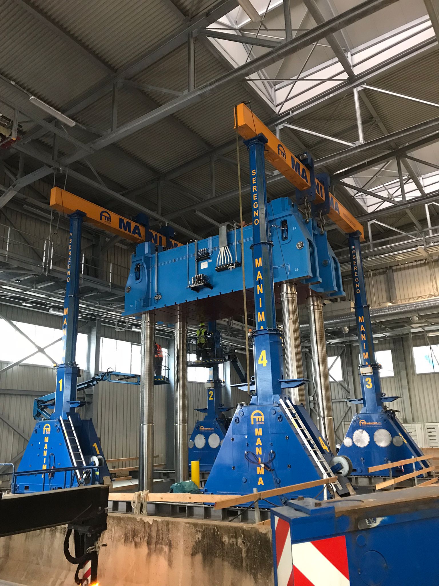 noleggio cavallette idrauliche