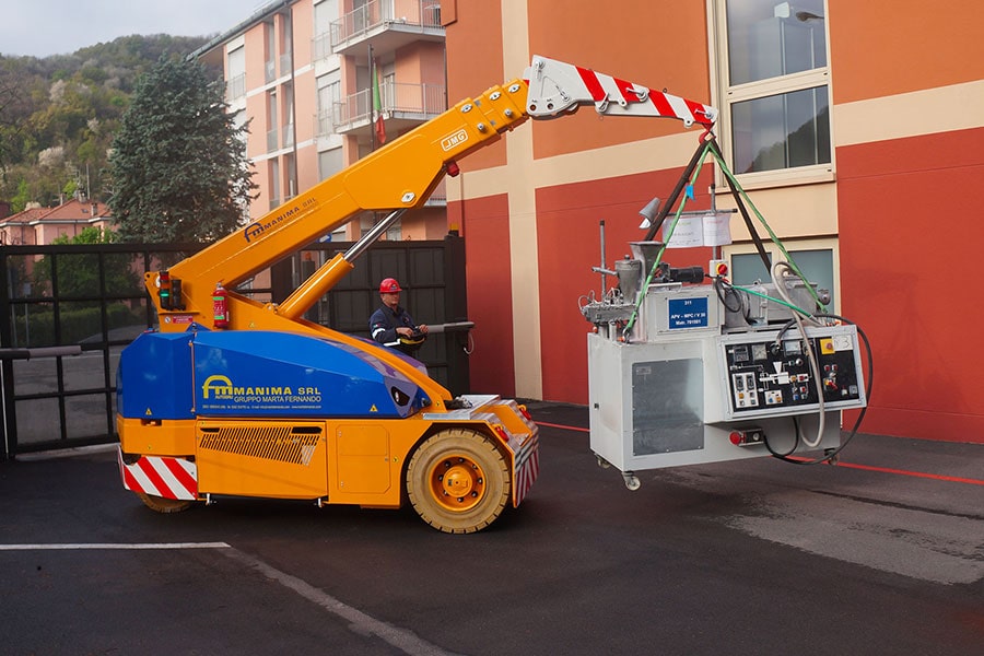 noleggio gru compatte radiocomandate