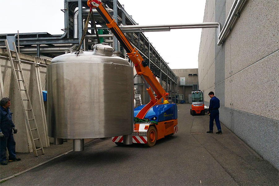 movimentazione industriale serbatoio